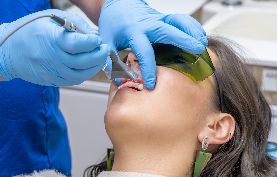 Sbiancamento Denti Sensibili e Trattamenti Delicati a Lugano | Studio Bakaj Sbiancamento Denti Sensibili e Trattamenti Delicati a Lugano | Studio Bakaj